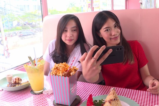 Cafe Instagramable Yang Wajib Dikunjungi