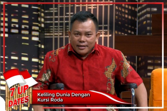 Penyandang Disabilitas Keliling Dunia Dengan Kursi Roda