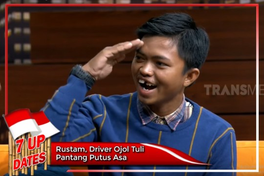 Rustam, Driver Ojol Tuli Pantang Putus Asa