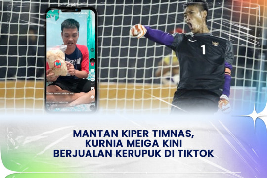 Mantan Kiper Timnas, Kurnia Meiga Kini Berjualan Kerupuk Di TikTok.